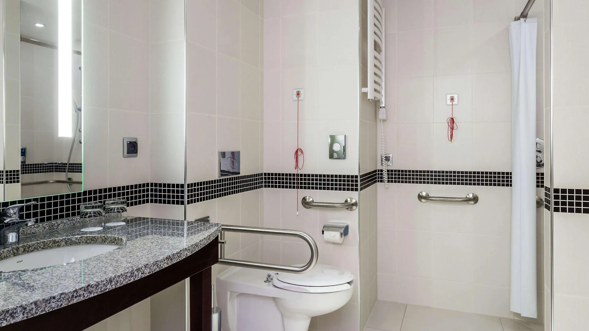 ***  Hampton By Hilton Warsaw Airport Hotel Polen