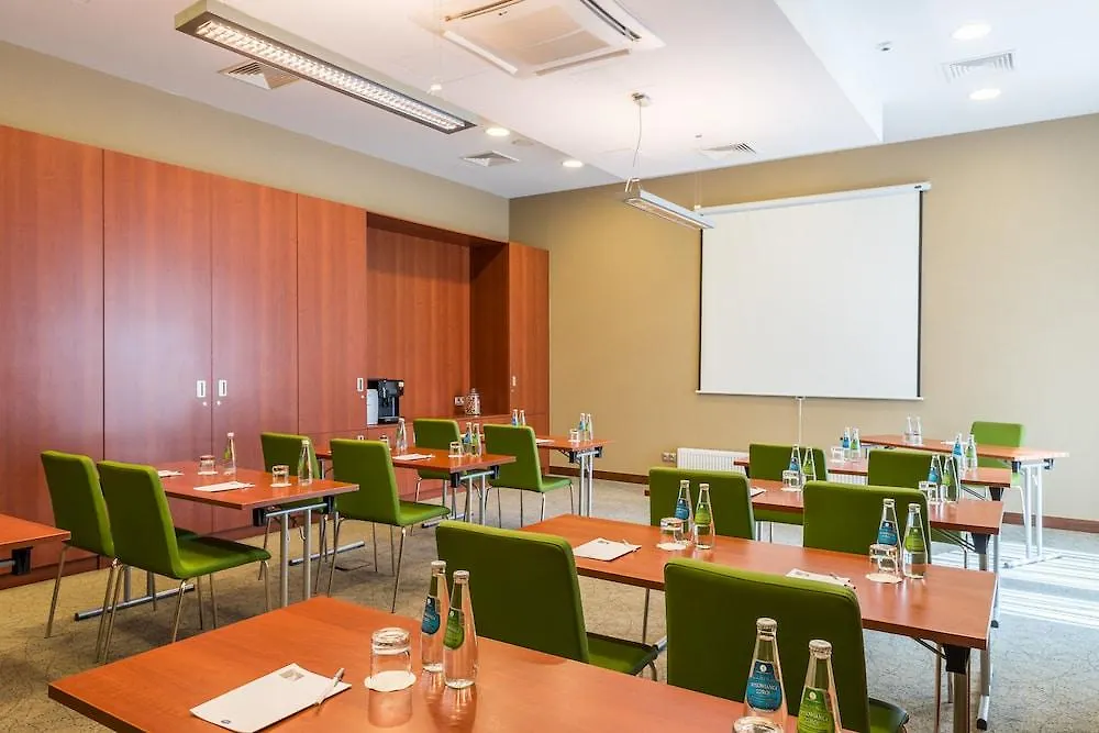 Hampton By Hilton Warsaw Airport Hotell