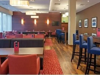 Hampton By Hilton Warsaw Airport Hotell